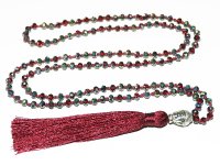 Halskette mit farbigen Kristall Perlen, silberner Buddha Anhänger und rote Quaste, Länge ca. 82cm